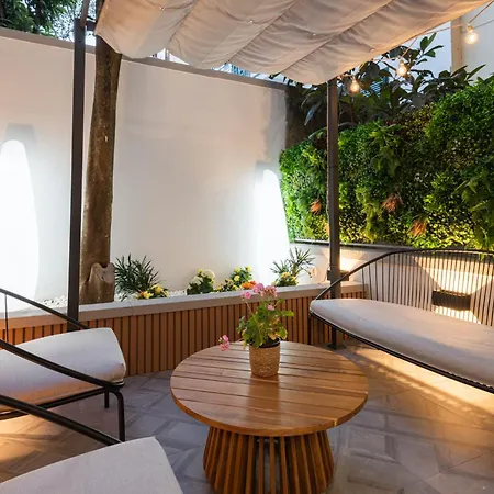 Elegante Appartamento con Giardino Privato, Jacuzzi nel Cuore di Firenze-3